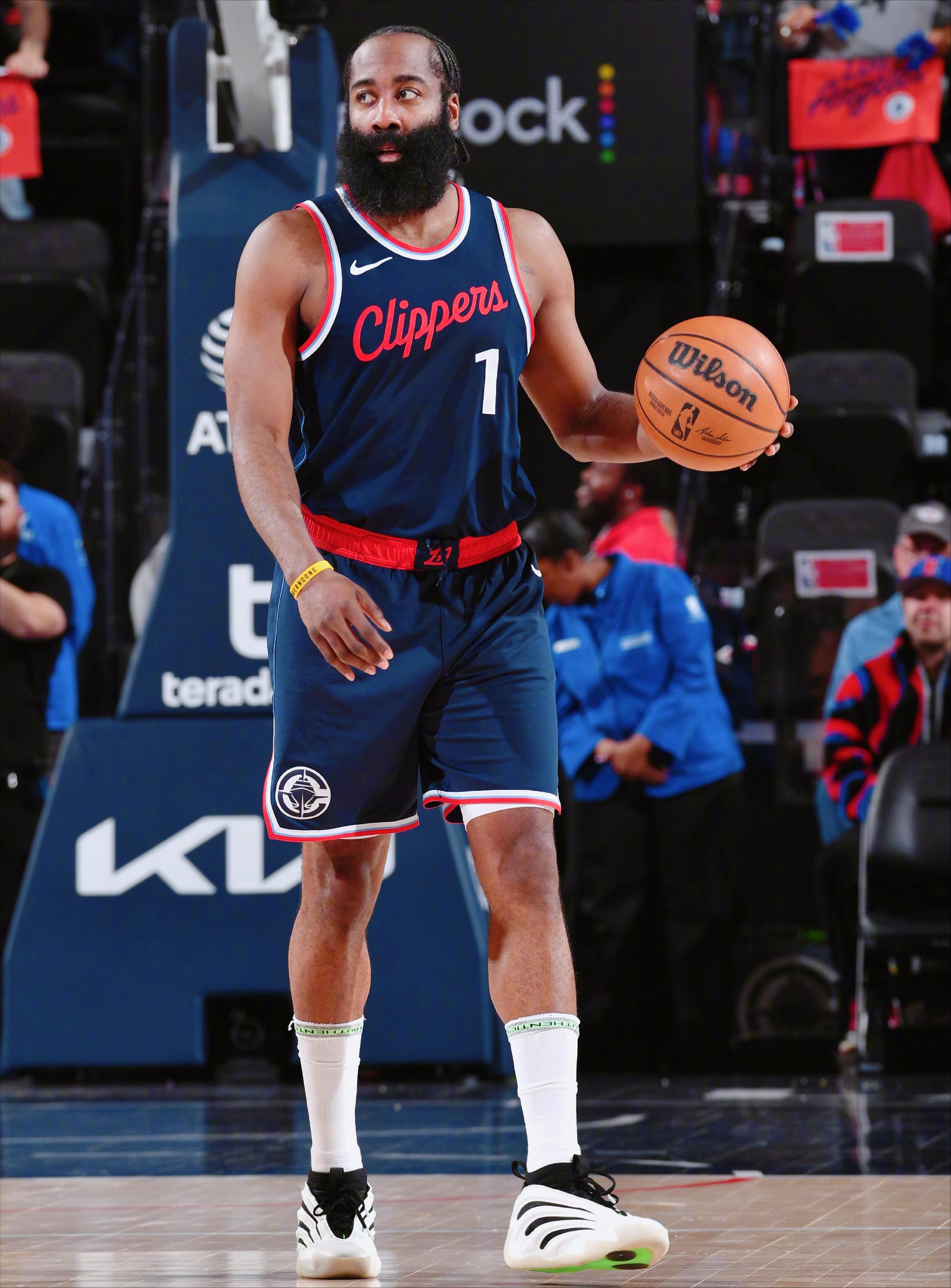 快船客场逆袭公牛，神奇连胜