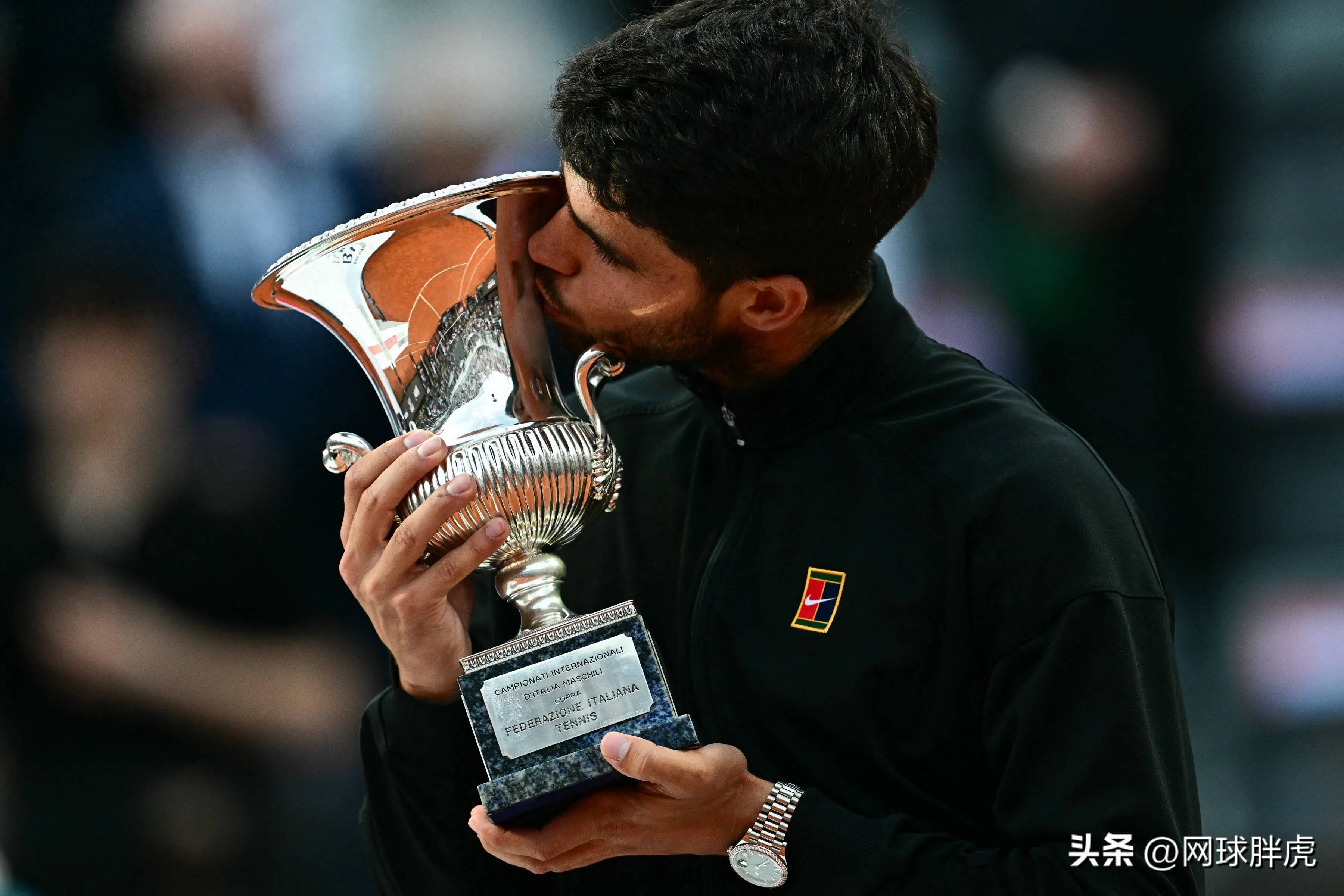 英国网球队轻取意大利网球队，阿尔卡拉斯送出助攻